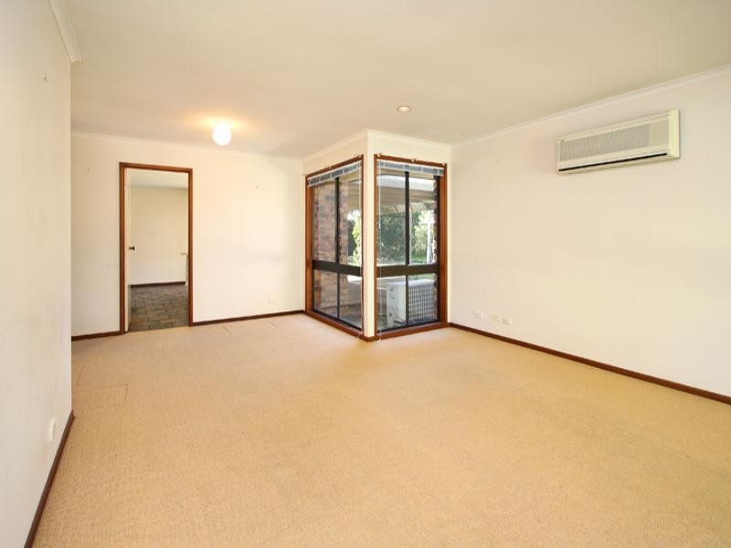 31 Greenford Street, Chapel Hill QLD 4069