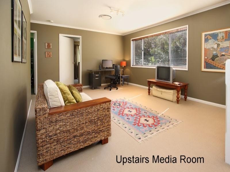 58 Vakuta Street, Chapel Hill QLD 4069