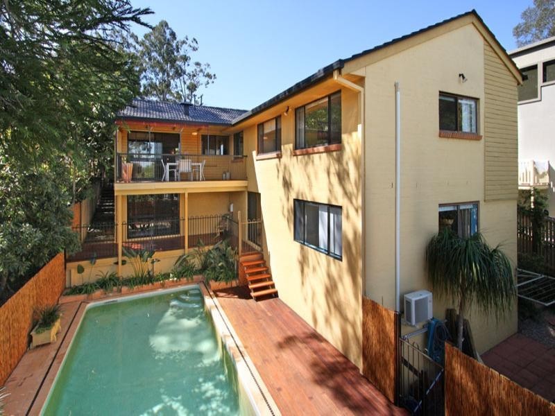 32 Chapel Hill Road, Chapel Hill QLD 4069