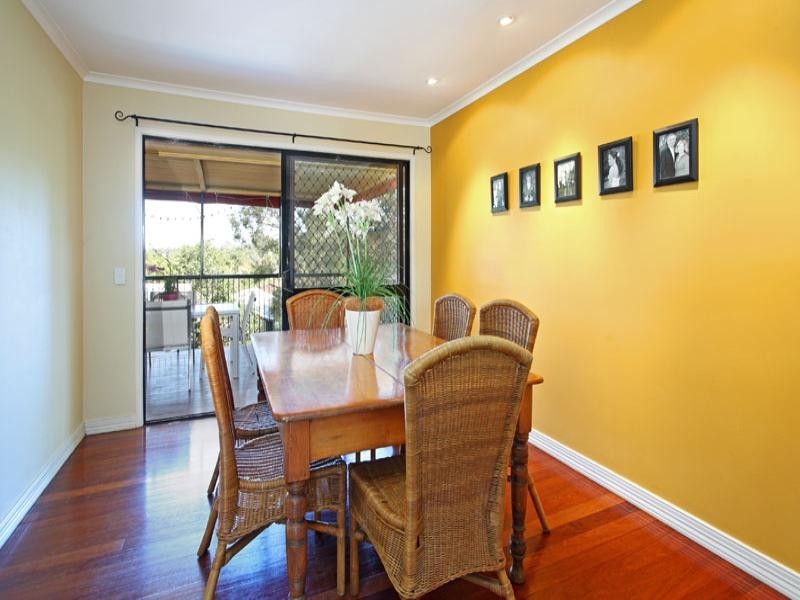 32 Chapel Hill Road, Chapel Hill QLD 4069