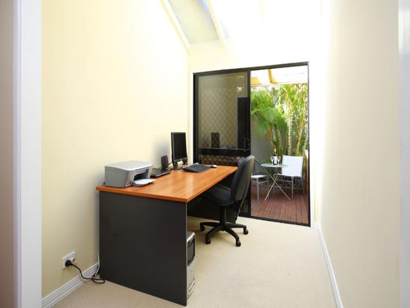 32 Chapel Hill Road, Chapel Hill QLD 4069