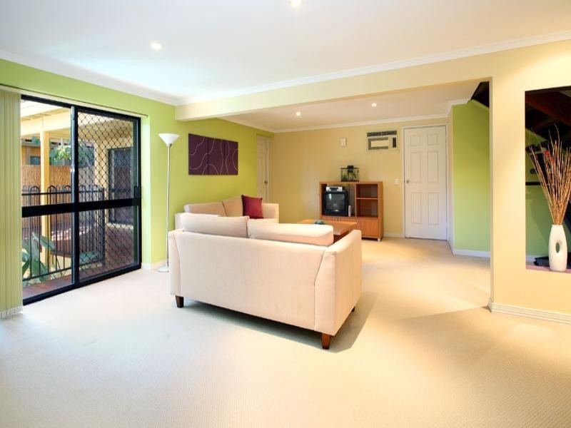 32 Chapel Hill Road, Chapel Hill QLD 4069