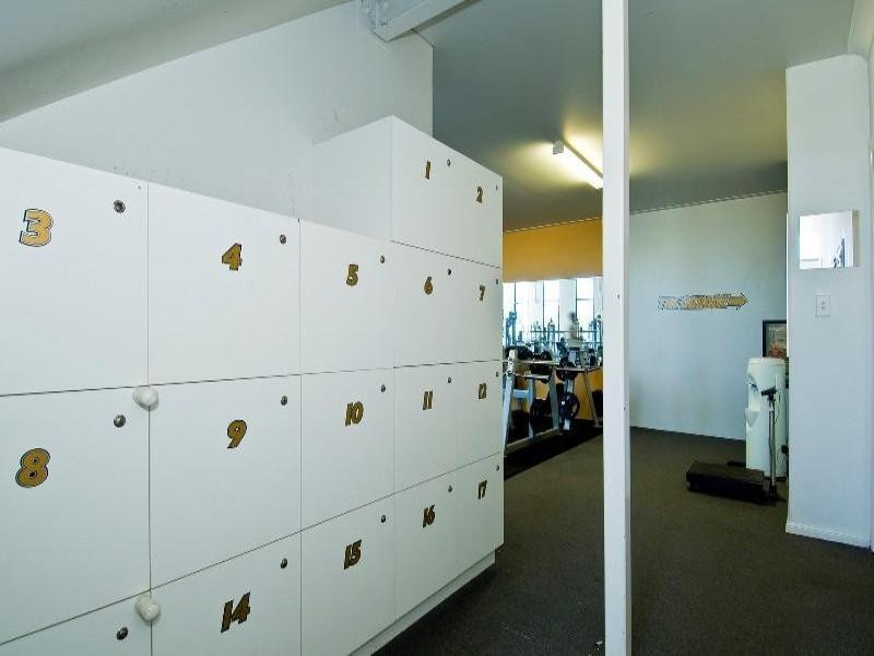 1/8 Centre View Drive, Biggera Waters QLD 4216