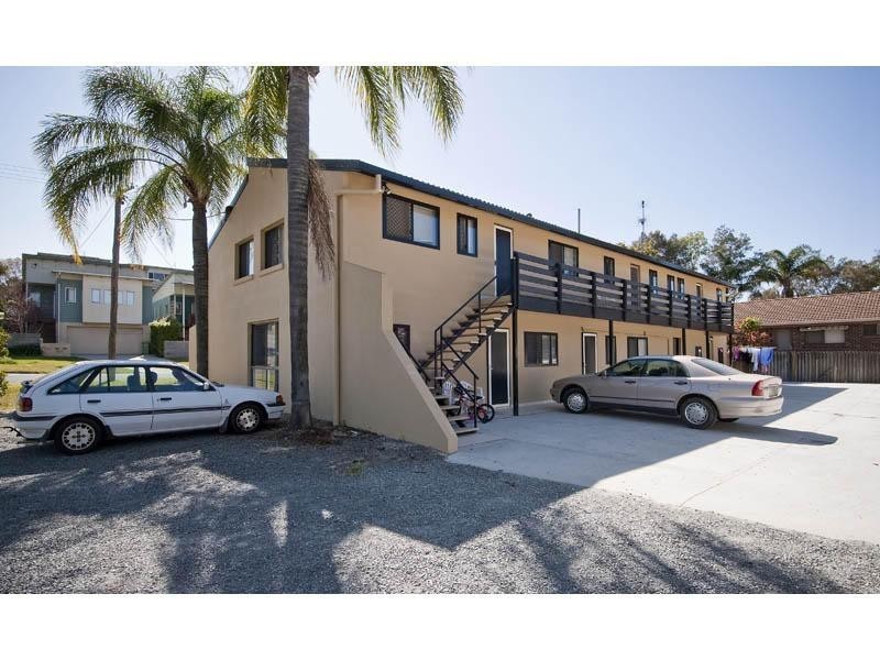 9 Clayton Street, Labrador QLD 4215