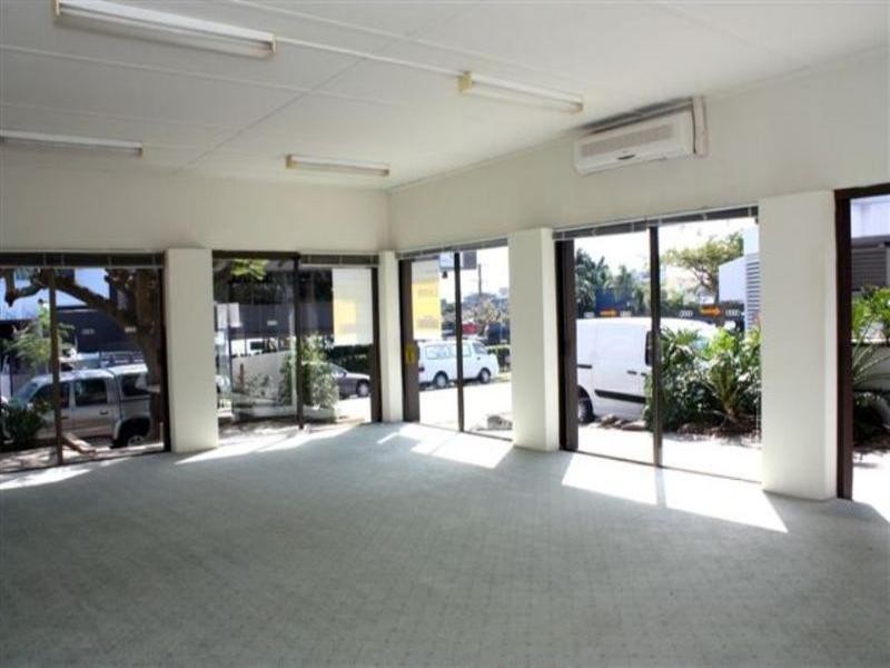 4 Bay Street, Southport QLD 4215