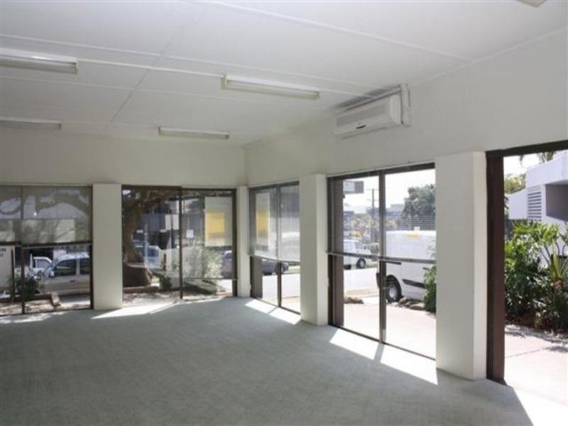 4 Bay Street, Southport QLD 4215