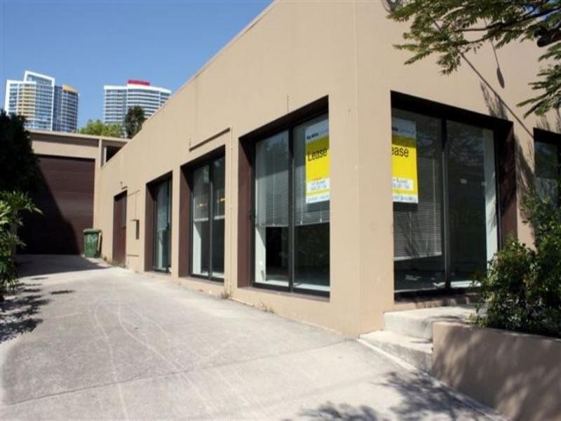 4 Bay Street, Southport QLD 4215
