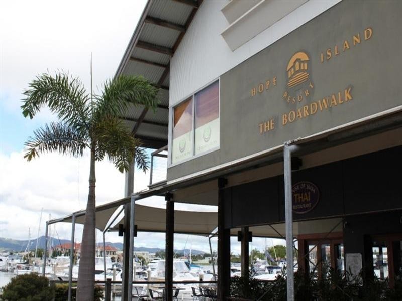 Hope Island QLD 4212