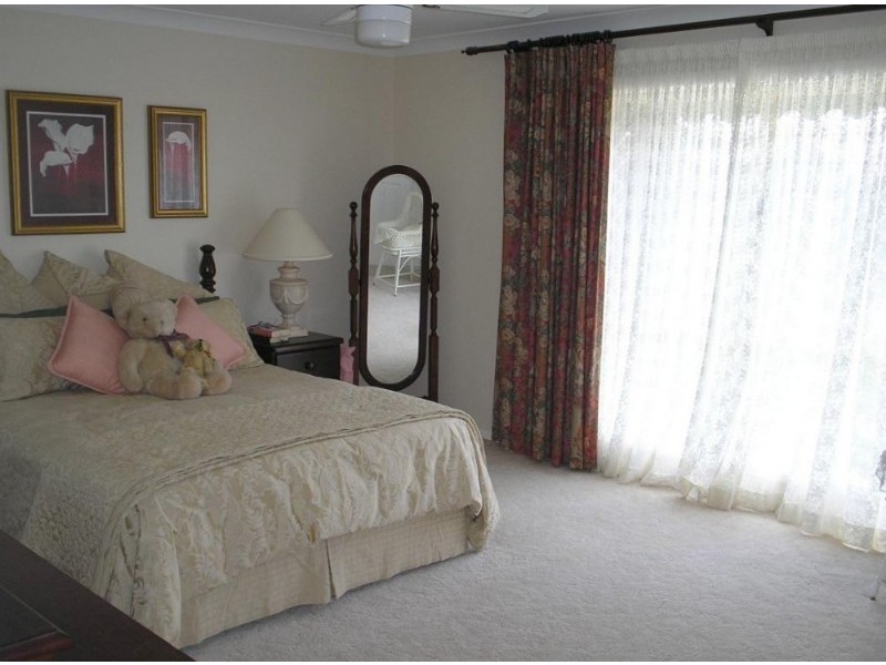 18 Beauty Crescent, Surfside NSW 2536