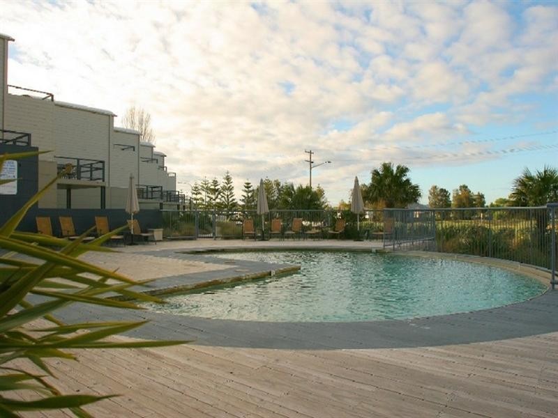202/202 Beach Road, Batehaven NSW 2536