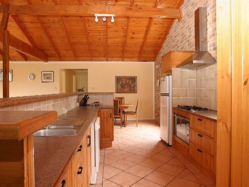 1 Youralla Avenue, Batemans Bay NSW 2536