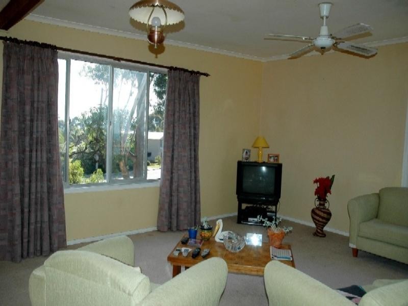 2 Derribong Avenue, Catalina NSW 2536