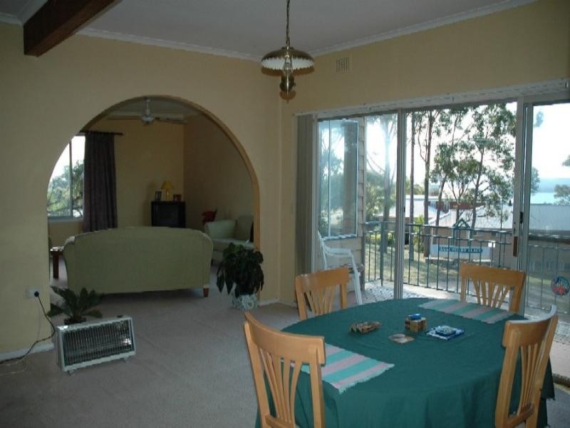 2 Derribong Avenue, Catalina NSW 2536