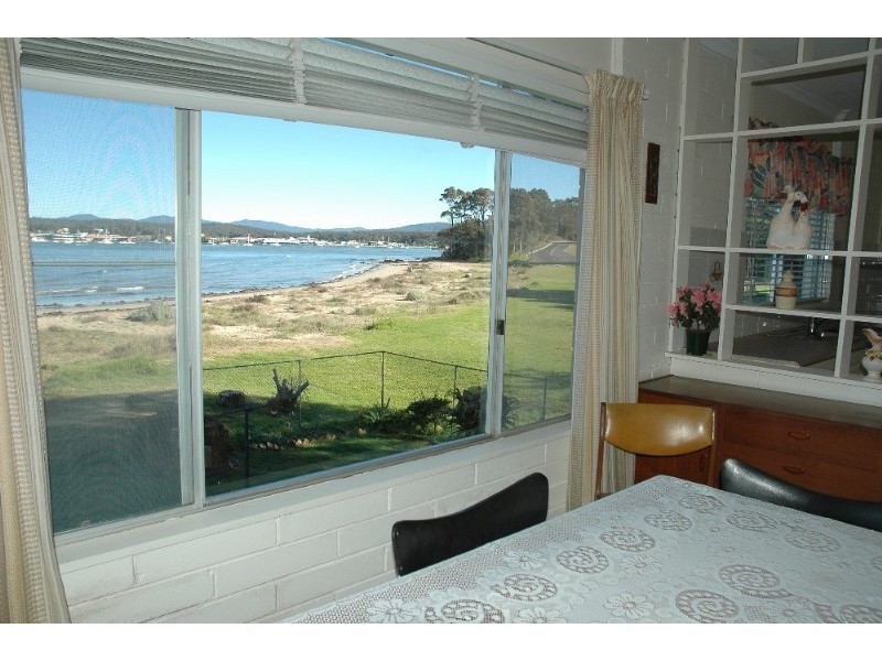 87 Timbara Crescent, Batemans Bay NSW 2536