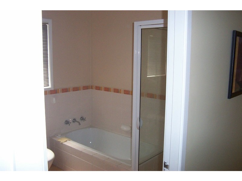 9 Pleasurelea Drive, Sunshine Bay NSW 2536