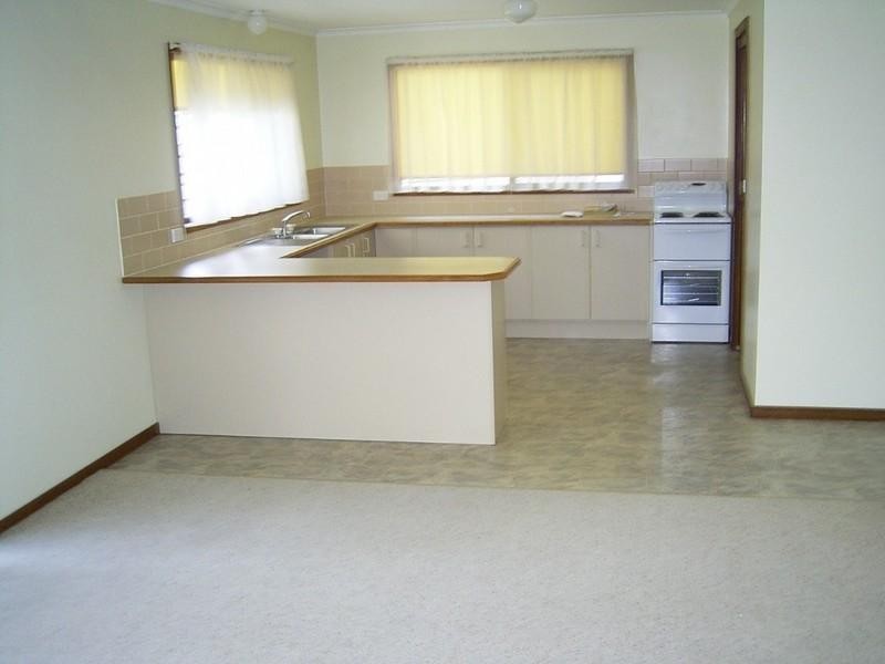 24 Johnson Place, Surf Beach NSW 2536