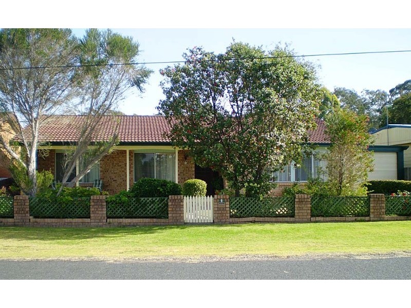 9 Bayview Street, Surfside NSW 2536