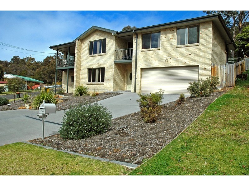 Unit B/2 Penguin Avenue, Catalina NSW 2536