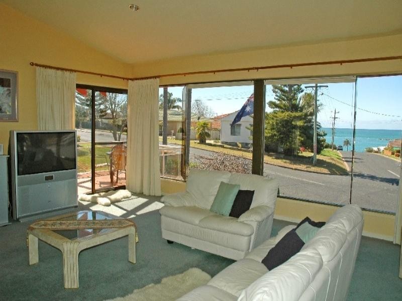 18 Calton Road, Batemans Bay NSW 2536