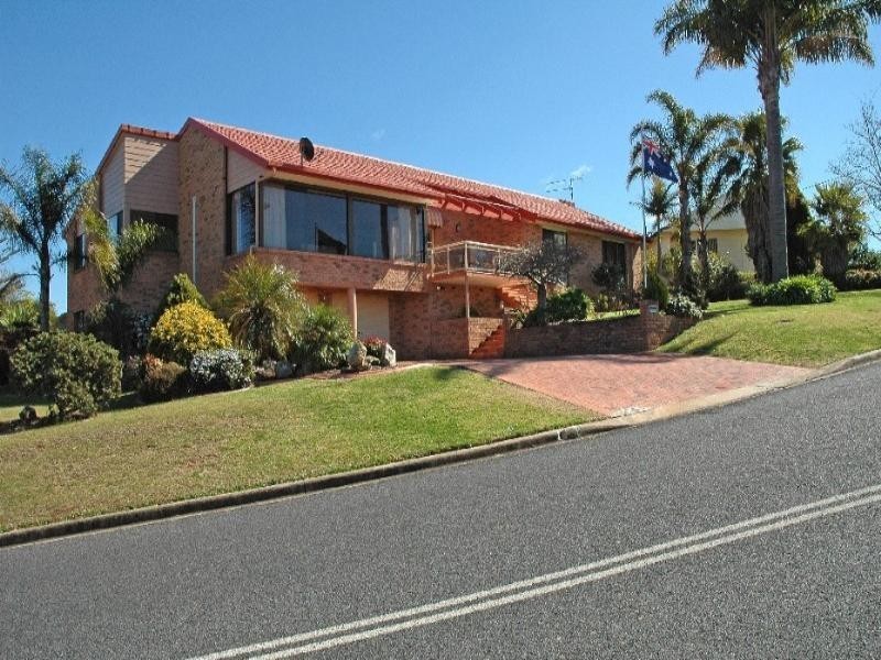 18 Calton Road, Batemans Bay NSW 2536