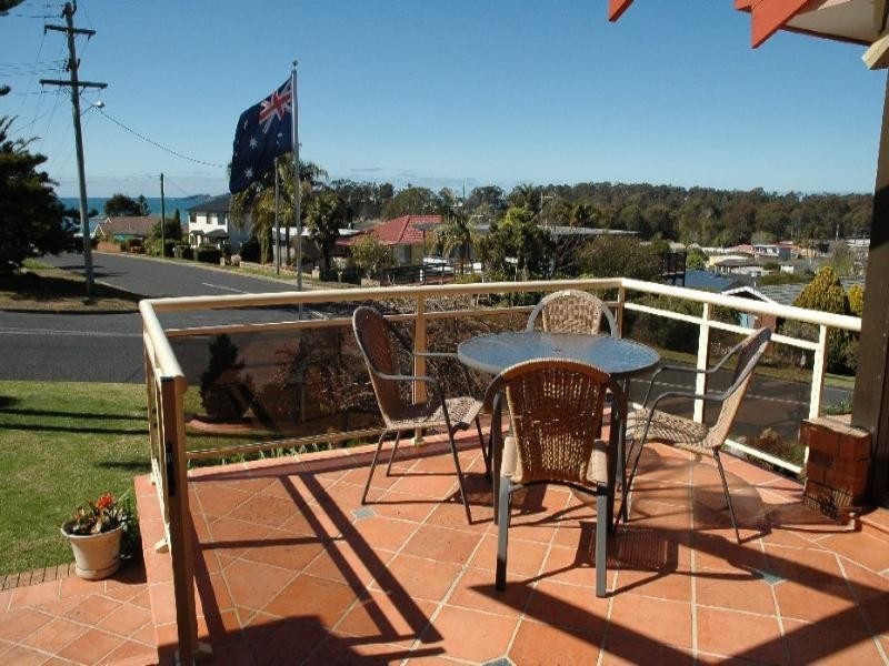 18 Calton Road, Batemans Bay NSW 2536