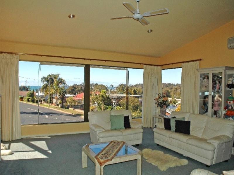 18 Calton Road, Batemans Bay NSW 2536