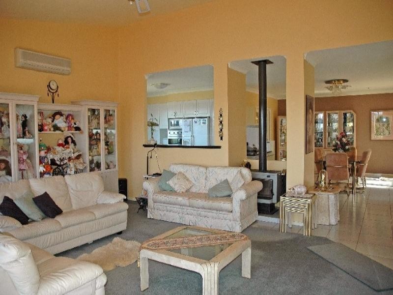 18 Calton Road, Batemans Bay NSW 2536