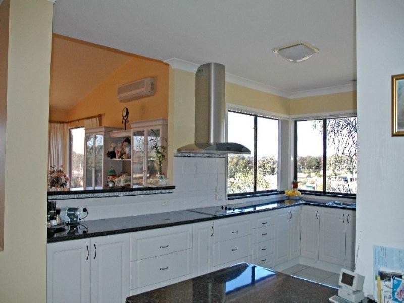 18 Calton Road, Batemans Bay NSW 2536