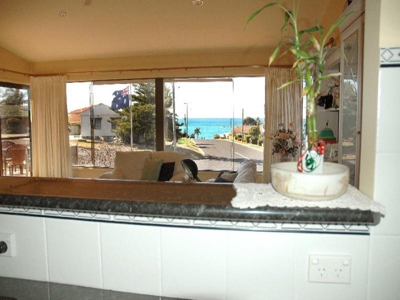 18 Calton Road, Batemans Bay NSW 2536