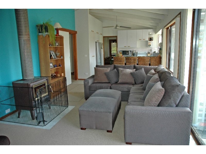 60 Catalina Drive, Catalina NSW 2536