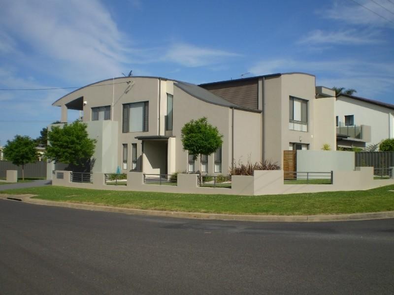 1/2 Moorong Crescent, Malua Bay NSW 2536