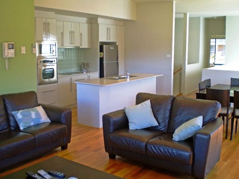 1/2 Moorong Crescent, Malua Bay NSW 2536