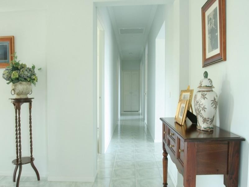 137 Vista Avenue, Batemans Bay NSW 2536