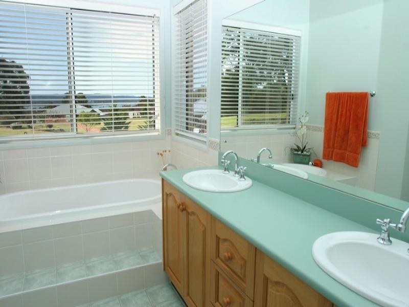 137 Vista Avenue, Catalina NSW 2536