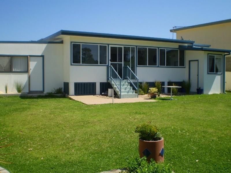 72 Pacific Road, Surf Beach NSW 2536