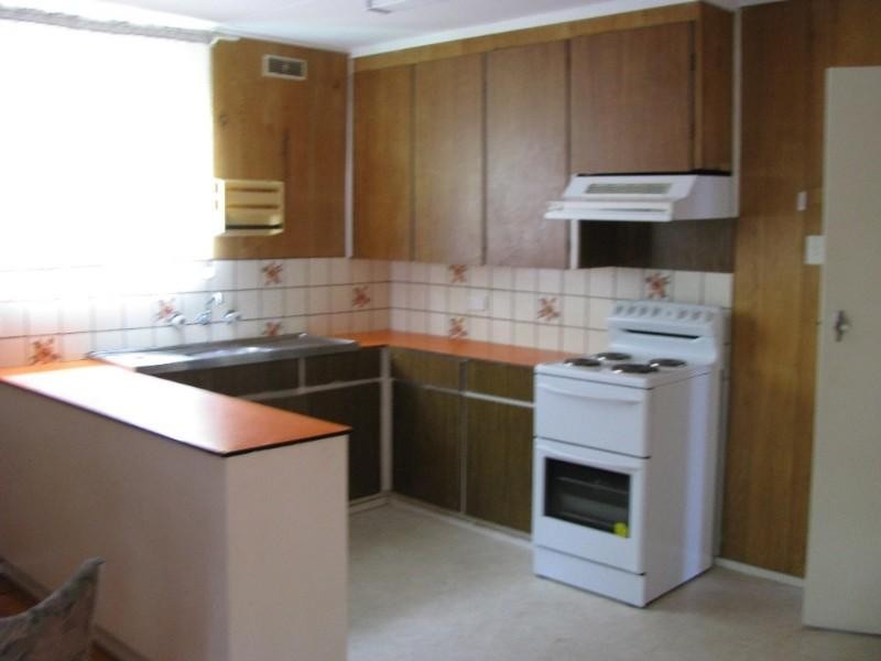 4 Edward Road, Batehaven NSW 2536