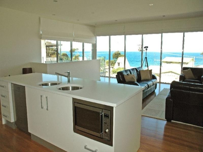 37 Iluka Avenue, Batemans Bay NSW 2536