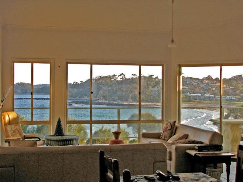 43 Tallawang Avenue, Batemans Bay NSW 2536