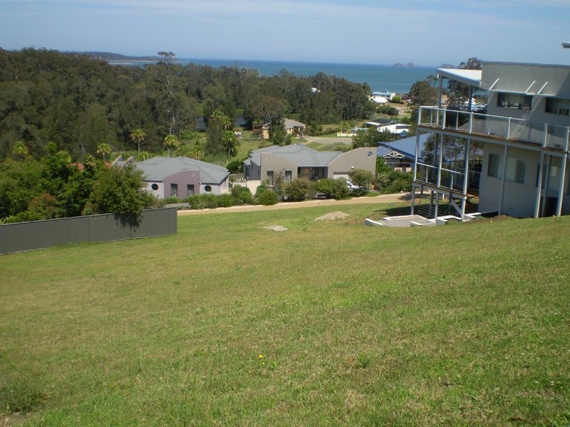 33 Mary Crescent, Long Beach NSW 2536