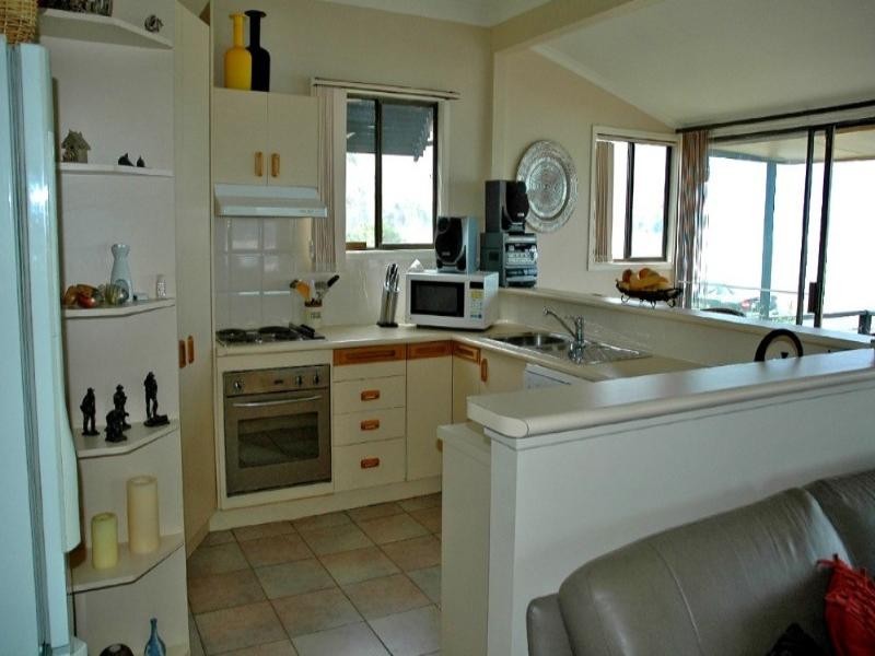 362 Beach Road, Batehaven NSW 2536