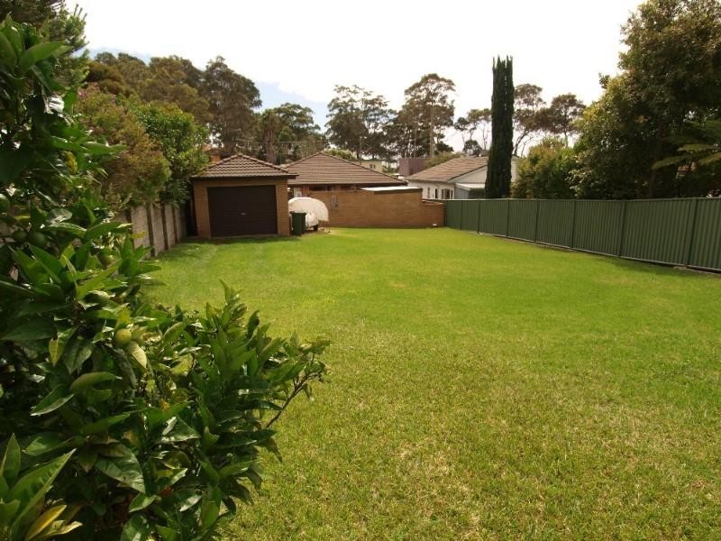 332 Beach Road, Batehaven NSW 2536