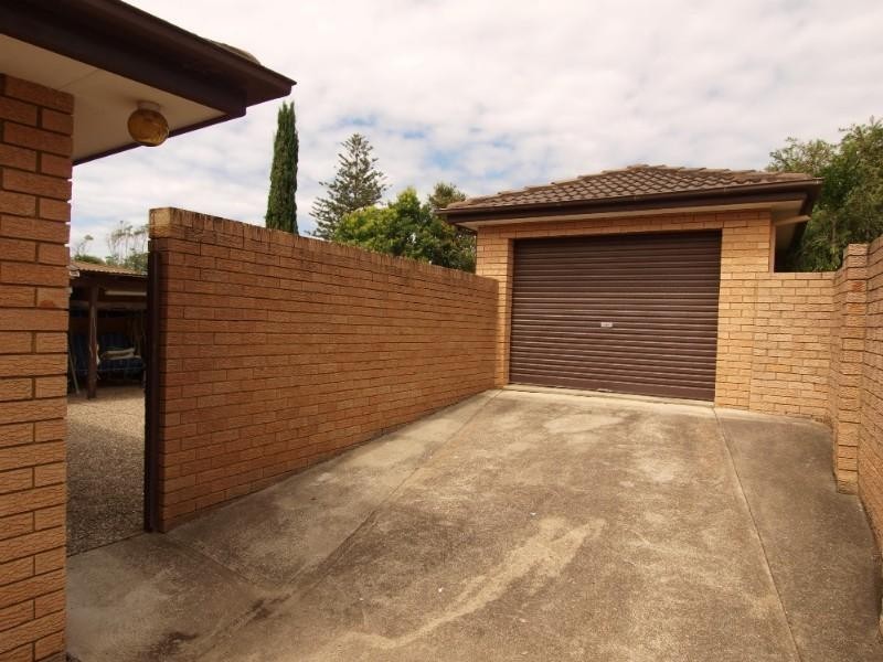 332 Beach Road, Batehaven NSW 2536