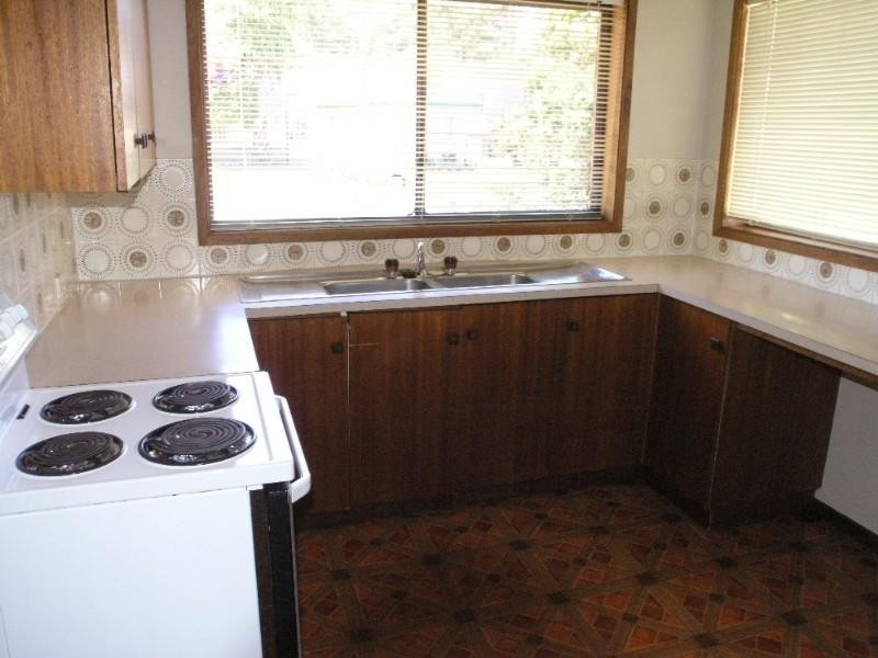 332 Beach Road, Batehaven NSW 2536