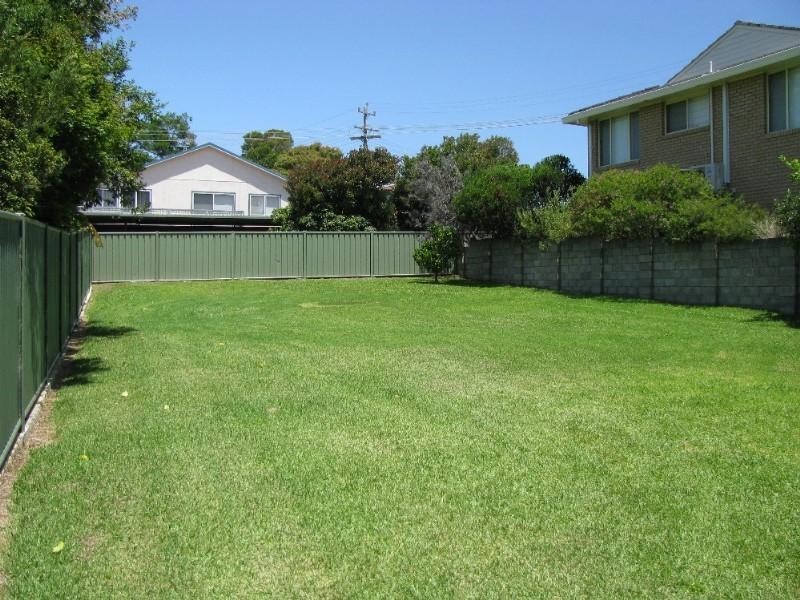 332 Beach Road, Batehaven NSW 2536