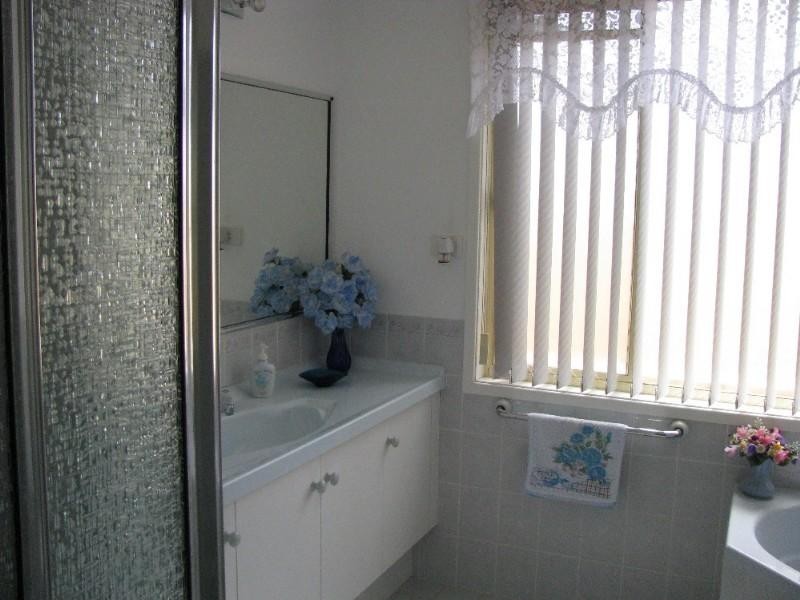 37 Melaleuca Crescent, Batemans Bay NSW 2536