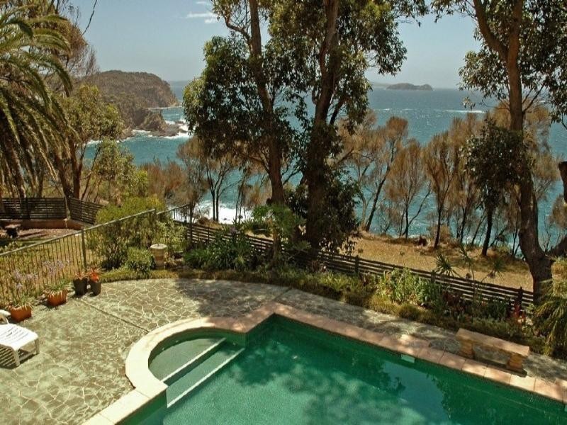 2 Karoo Crescent, Batemans Bay NSW 2536