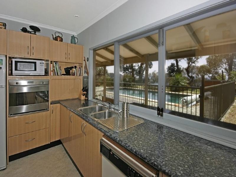 2 Karoo Crescent, Batemans Bay NSW 2536