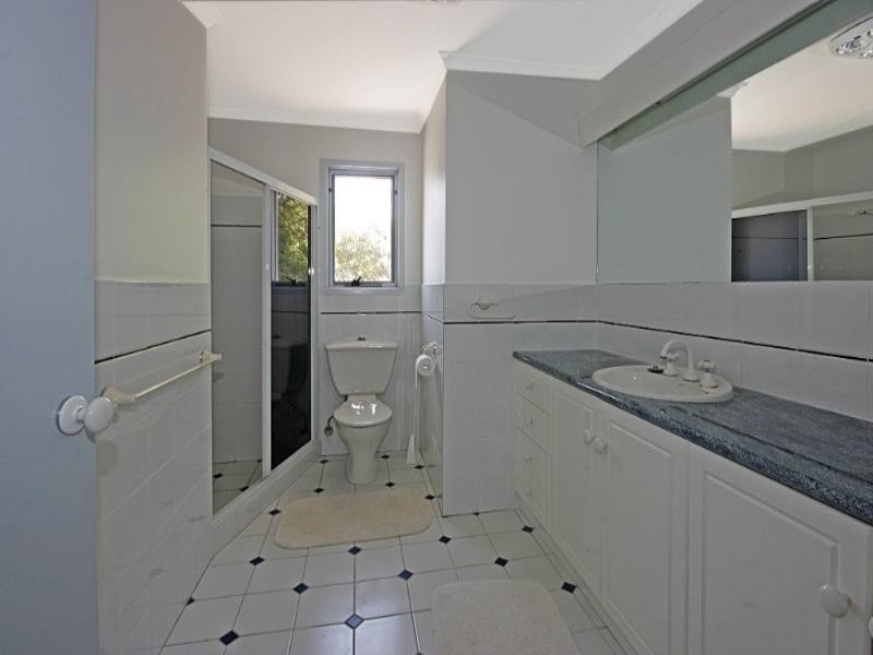 2 Karoo Crescent, Batemans Bay NSW 2536