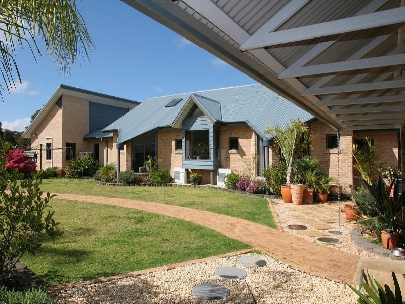 33 Cors Parade, Batemans Bay NSW 2536