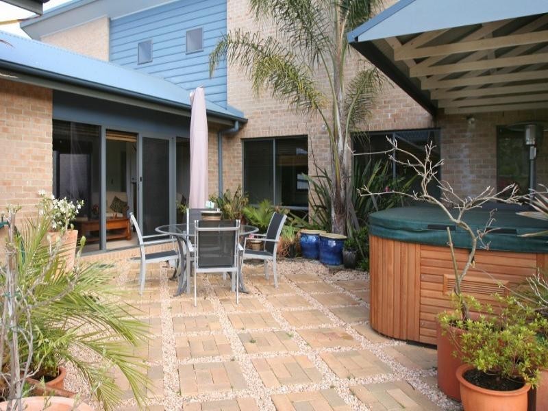 33 Cors Parade, Batemans Bay NSW 2536